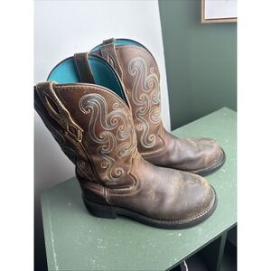 womens justin boots Size 7.5B style GY9991